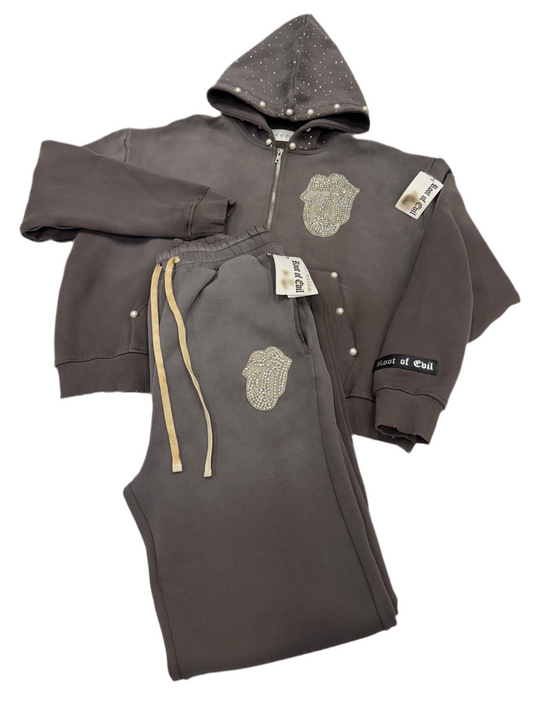 Crushed ice and pearls jogger set